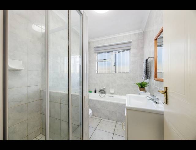 3 BEDROOM HOUSE FOR SALE IN SONSTRAAL HEIGHTS